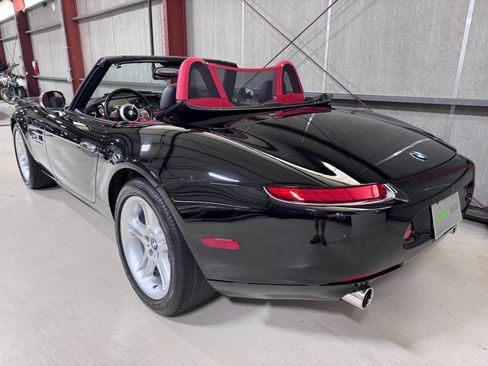 Used 2002 BMW Z8 RWD image 9
