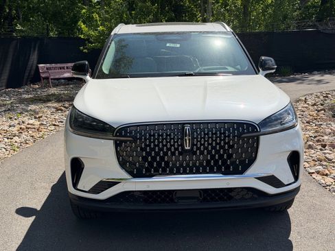 New 2026 Lincoln Aviator Reserve AWD/4WD image 8