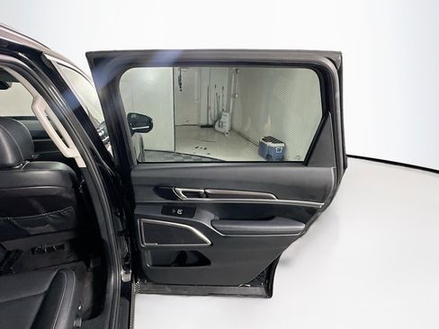 Used 2025 Kia Telluride S FWD image 33