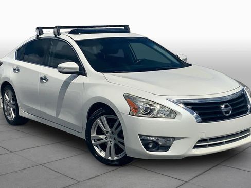 Used 2014 Nissan Altima 3.5 SL w/ Technology Package FWD image 3