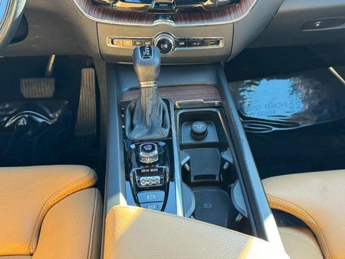 Used 2020 Volvo XC60 T5 Inscription w/ Protection Package image 14