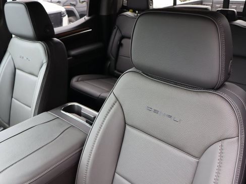 New 2025 GMC Sierra 1500 Denali image 15