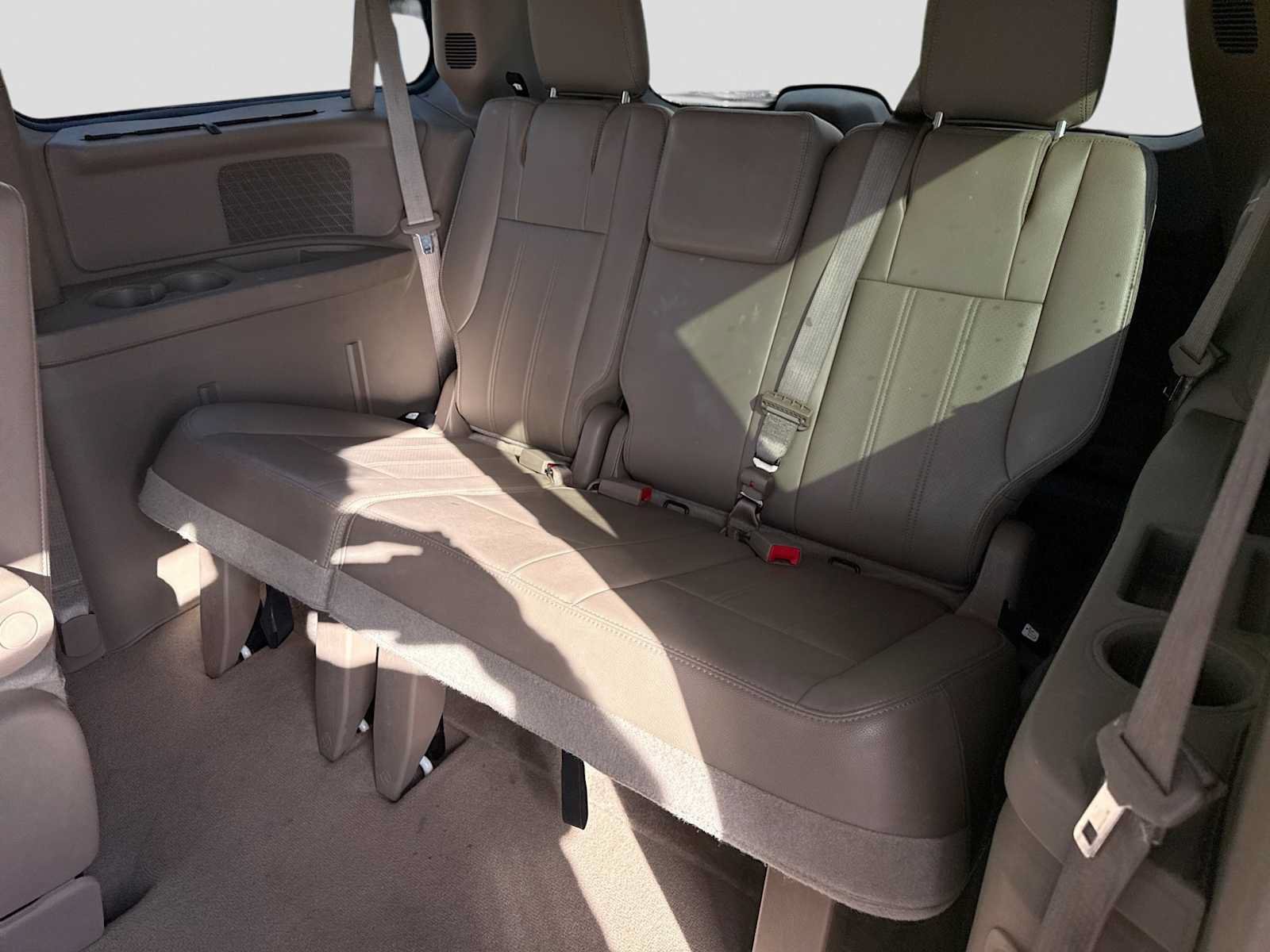 Used 2014 Chrysler Town & Country Touring-L FWD image 20