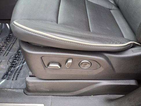 Certified 2025 Cadillac Escalade Premium Luxury image 19