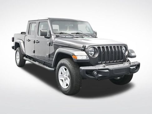 Used 2022 Jeep Gladiator Sport AWD/4WD image 3