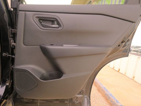 Used 2024 Nissan Rogue S image 20