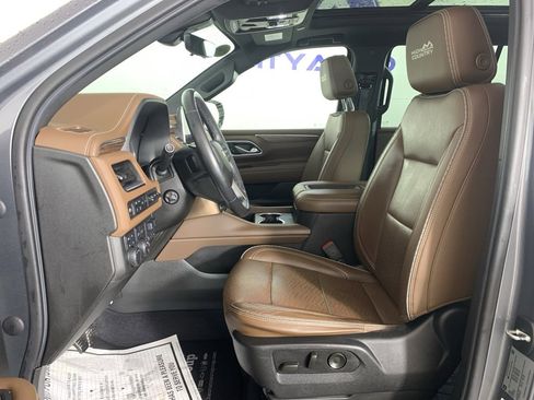 Used 2021 Chevrolet Tahoe High Country w/ Premium Package image 16