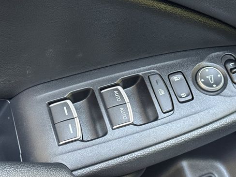 Used 2019 Honda Accord Sport image 13