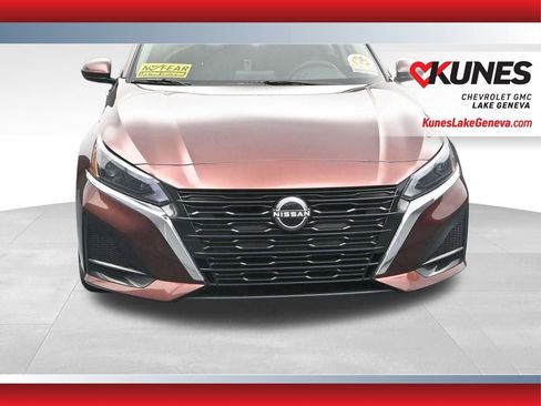 Used 2023 Nissan Altima 2.5 SV image 4