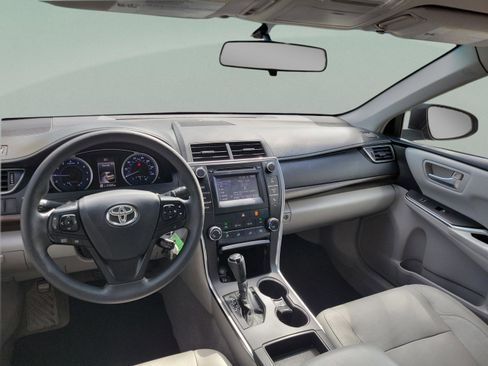 Used 2016 Toyota Camry LE FWD image 14