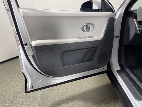 Used 2022 Hyundai Ioniq 5 SE image 19