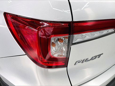 Used 2020 Honda Pilot Touring image 26