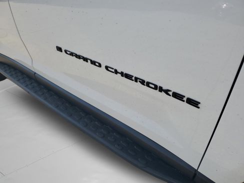 Certified 2023 Jeep Grand Cherokee Altitude AWD/4WD image 29