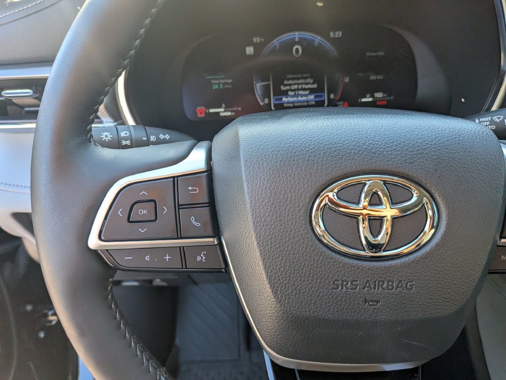 Used 2024 Toyota Highlander Platinum FWD image 14