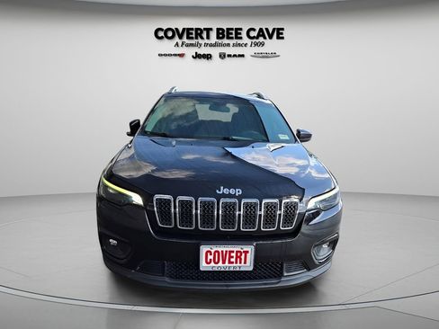 Used 2019 Jeep Cherokee Latitude w/ Popular Appearance Group image 3