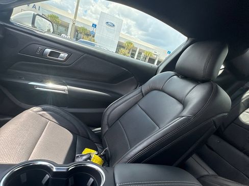 Used 2025 Ford Mustang GT RWD image 28