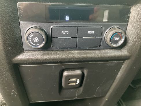 Used 2022 Chevrolet Traverse LS w/ Midnight/Sport Edition image 30