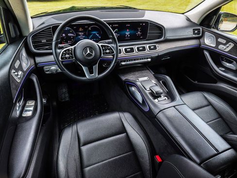 Used 2020 Mercedes-Benz GLS 450 4MATIC image 24