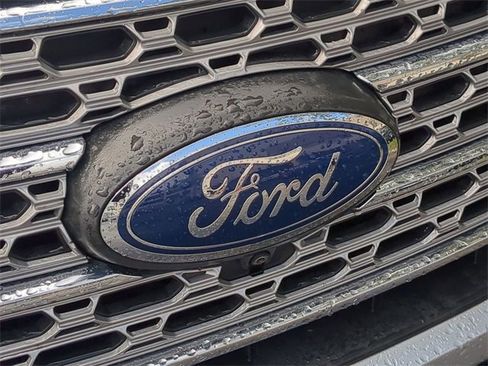 Used 2024 Ford Explorer Limited image 13