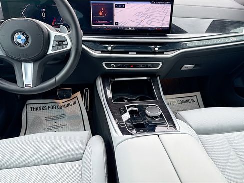 Used 2025 BMW X5 xDrive40i w/ M Sport Package image 19