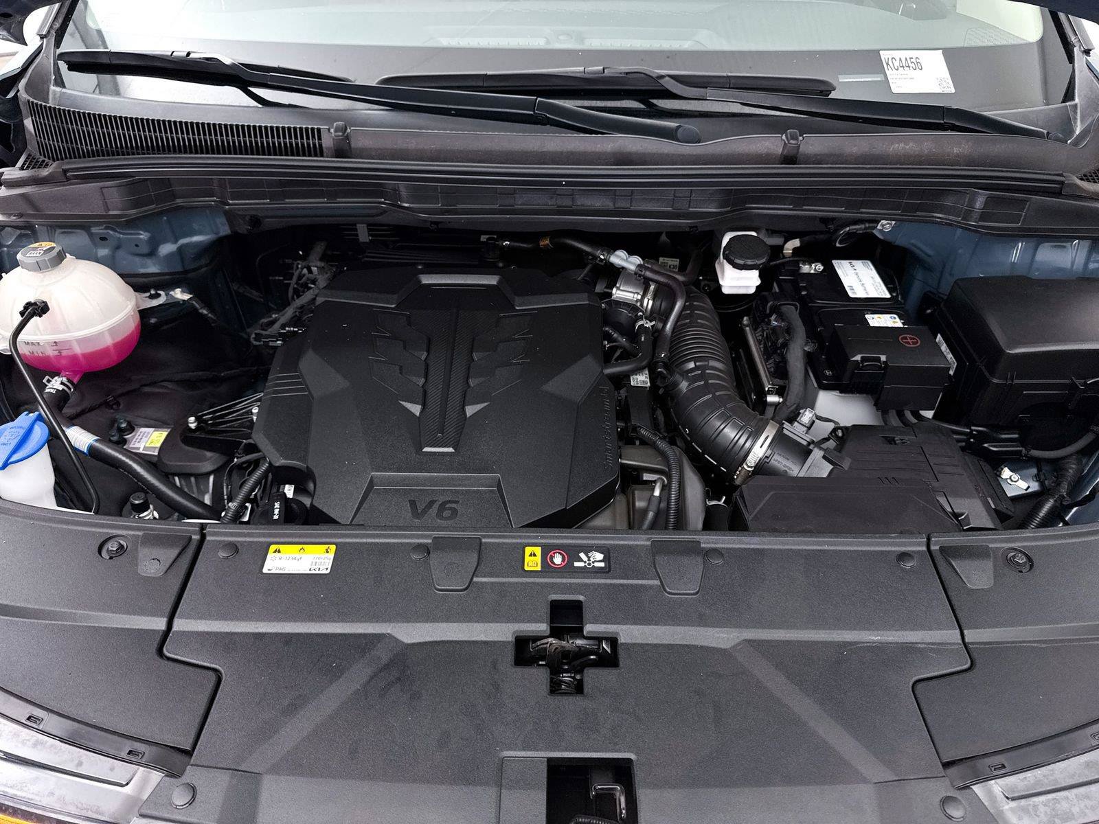 Used 2025 Kia Carnival SX FWD image 9