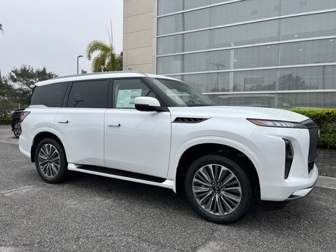 Used 2026 INFINITI QX80 Luxe w/ Cargo Package AWD/4WD image 8