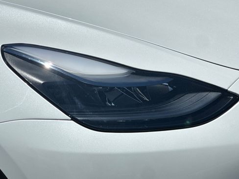 Used 2023 Tesla Model Y 2WD image 10