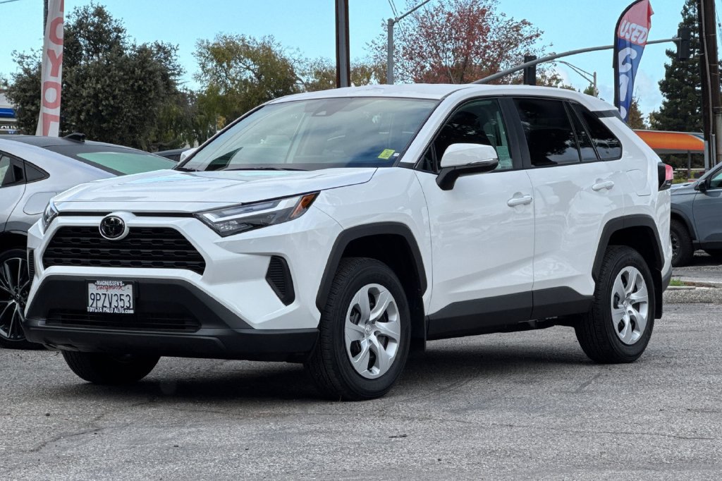 Certified 2024 Toyota RAV4 LE FWD image 7