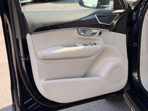 Used 2019 Volvo XC90 T6 Momentum w/ Protection Package Premier AWD/4WD image 21