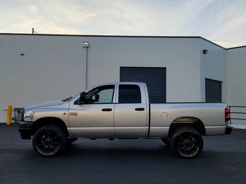 Used 2009 Dodge Ram 2500 Truck ST w/ Trailer Tow Group image 2