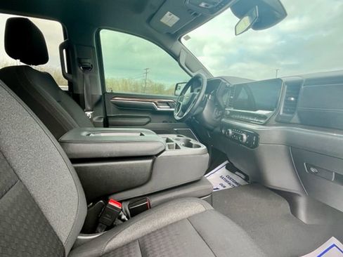 Used 2023 Chevrolet Silverado 1500 LT image 9