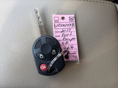 Used 2017 Ford Escape SE FWD image 30