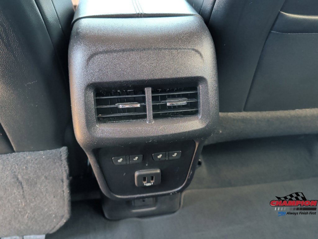Used 2019 Chevrolet Equinox Premier FWD image 18