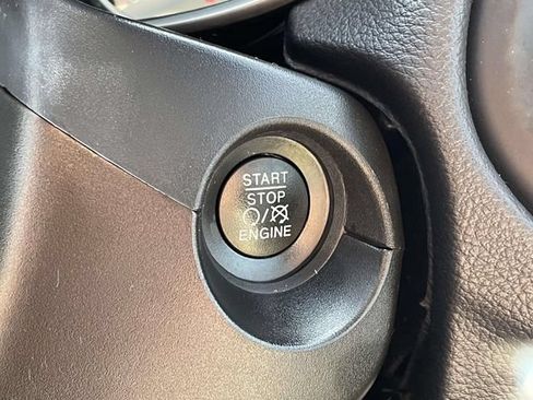 Used 2018 Jeep Compass Latitude w/ Popular Equipment Group FWD image 23