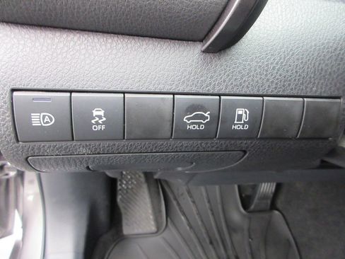 Used 2021 Toyota Camry XSE image 21