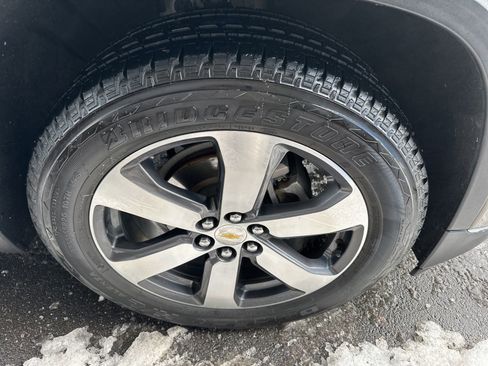 Used 2019 Chevrolet Traverse LT w/ LT Premium Package image 12