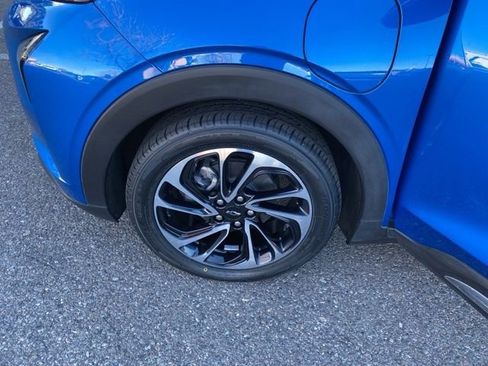 Used 2022 Chevrolet Bolt EUV Premier w/ Sun & Sound Package image 19