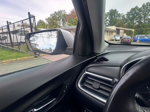 Used 2019 Chevrolet Equinox LT image 18