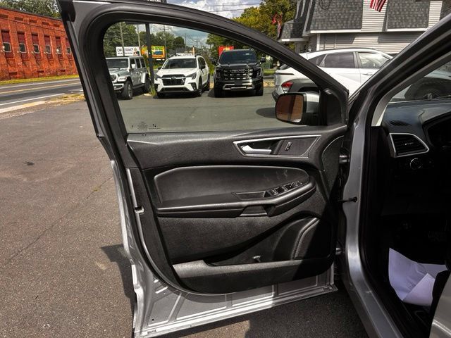Used 2024 Ford Edge SEL AWD/4WD image 11