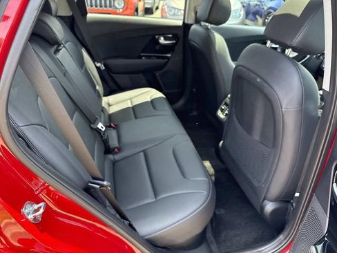 Used 2022 Kia Niro EX Premium FWD image 11