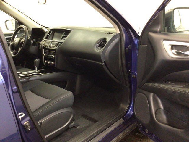Used 2020 Nissan Pathfinder S AWD/4WD image 12