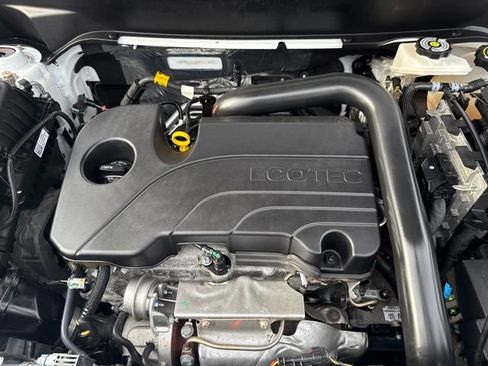 Used 2024 Chevrolet Equinox LT w/ LPO, Floor Liner Package image 39