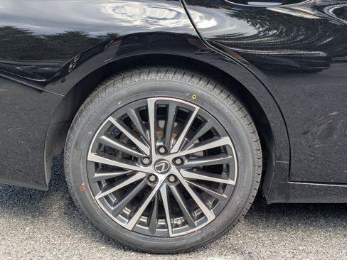 Used 2023 Lexus ES 350 w/ Premium Package image 10