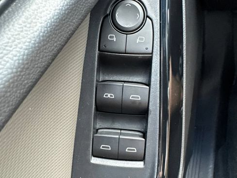 Used 2025 Chevrolet Equinox LT w/ Convenience Package II FWD image 22