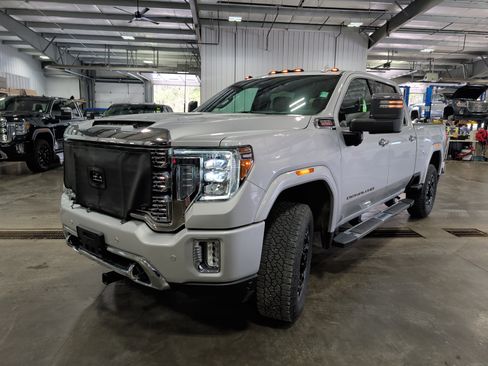 Used 2023 GMC Sierra 2500 Denali AWD/4WD image 6