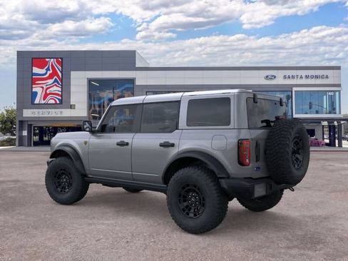 New 2026 Ford Bronco Badlands w/ Sasquatch Package AWD/4WD image 4