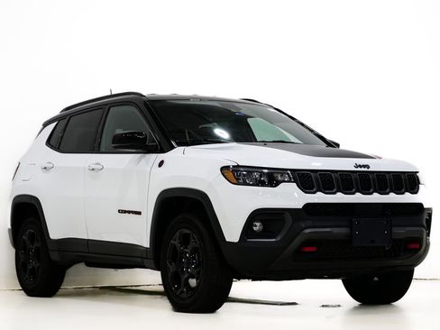 Used 2023 Jeep Compass Trailhawk image 1
