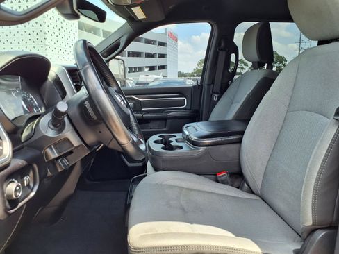 Used 2024 RAM 2500 Big Horn AWD/4WD image 18