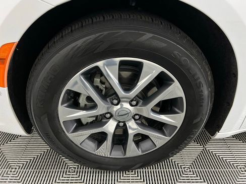 Used 2022 Chrysler Pacifica Pinnacle image 12