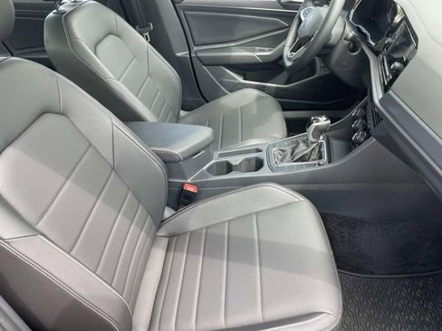 Used 2024 Volkswagen Jetta SE w/ Panoramic Sunroof Package FWD image 27